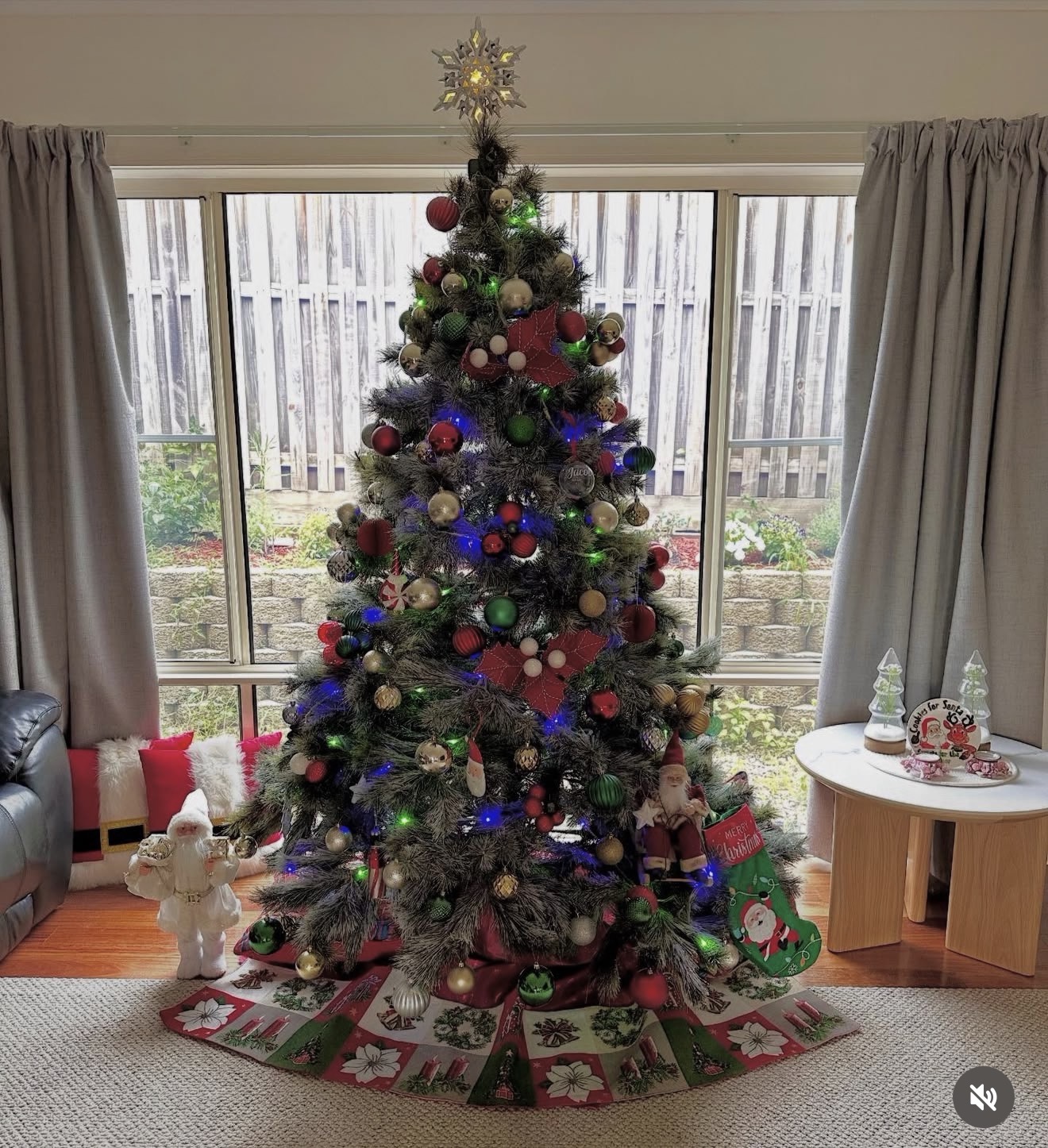 Classic professionally styled Christmas tree